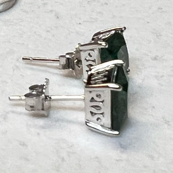 Earring. 925 Sterling Silver Emerald - Picture 2 of 4